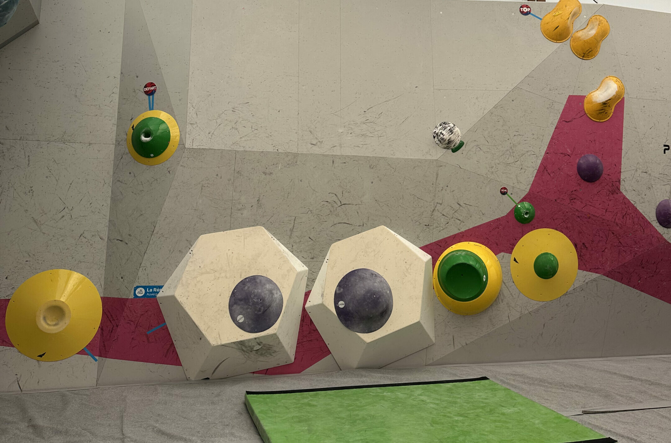 Voie d'escalade réalisée en formation ouverture