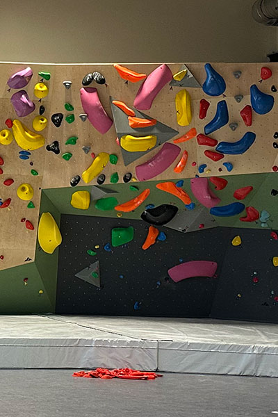 Formation Ouverture : mur d'escalade avec prises