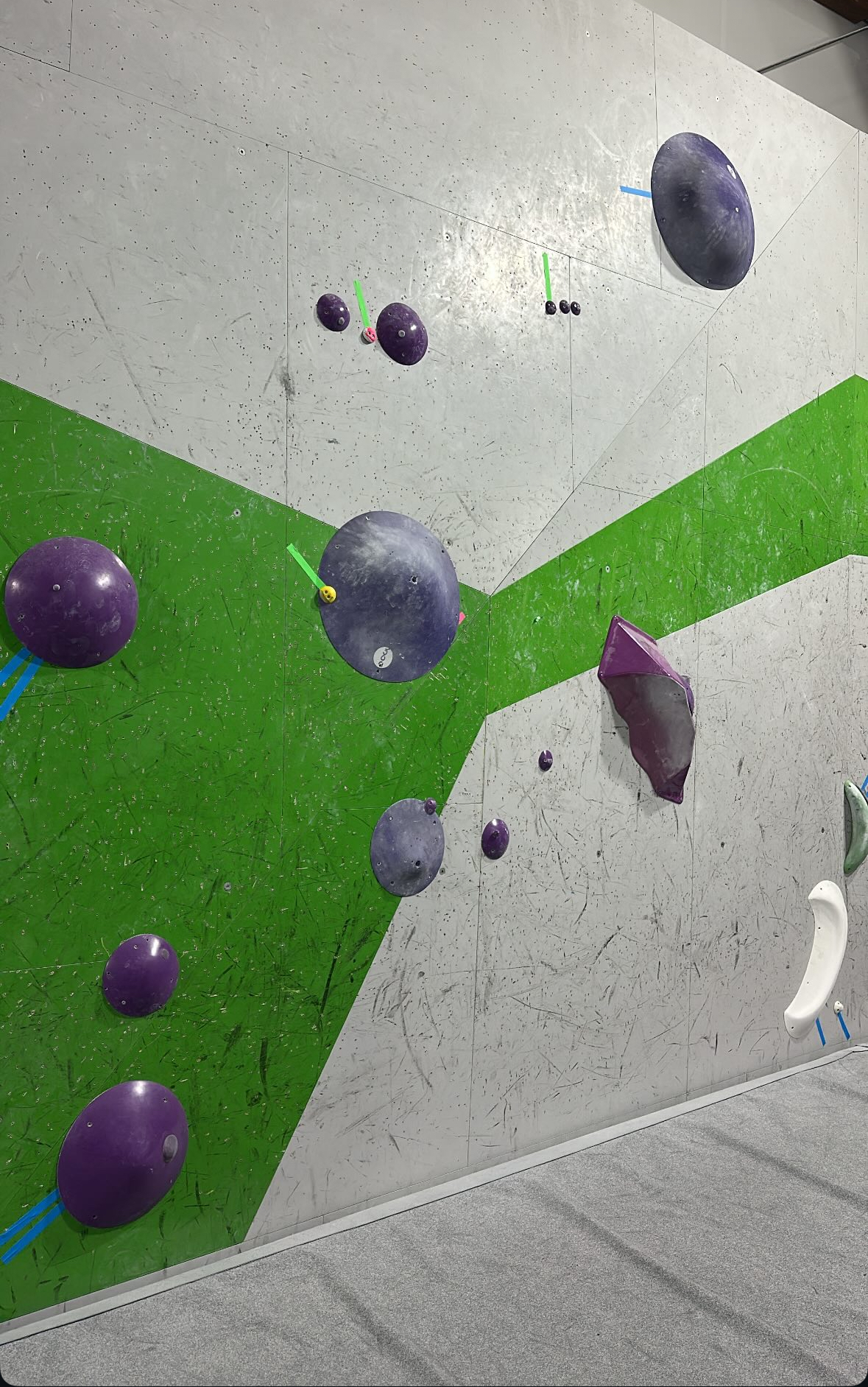 Ouverture de voies et blocs en salle d'escalade - formation